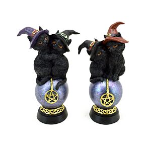 Figura de Orbe Mágico con Pentagrama y Gatos Negros de Bruja