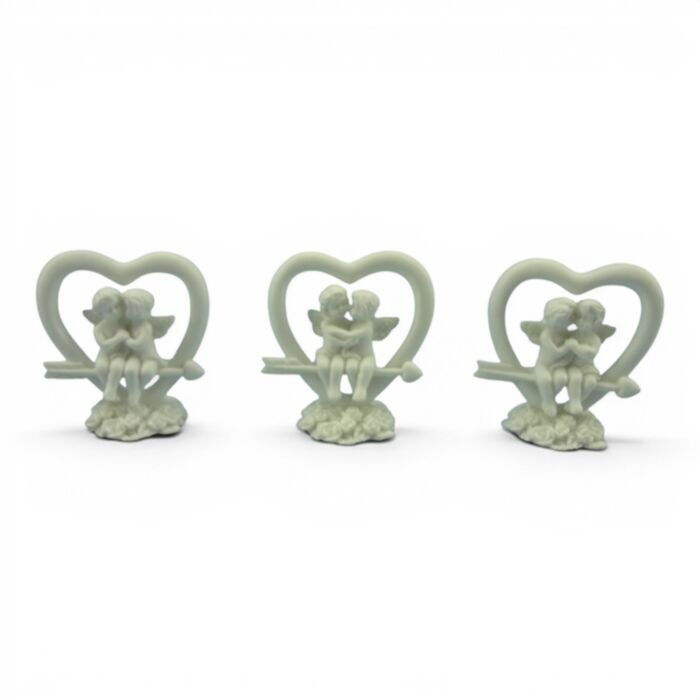Figura Querubín con flecha de Cupido, corazón y rosas 