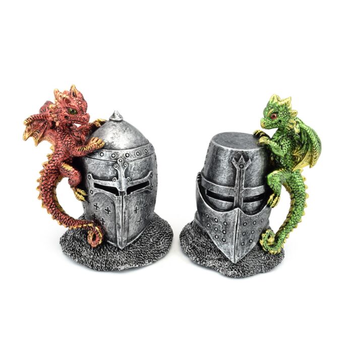 Figura Dragón Bebé Elementos sobre casco de caballero