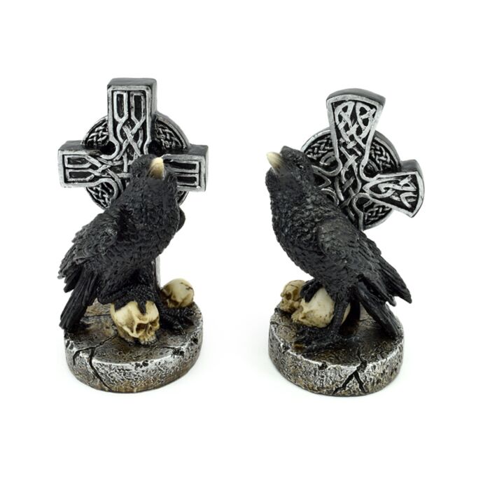 Figura de Cuervo con Cruz Celta y Calaveras