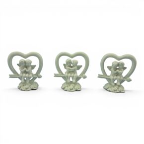 Figura Querubín con flecha de Cupido, corazón y rosas 