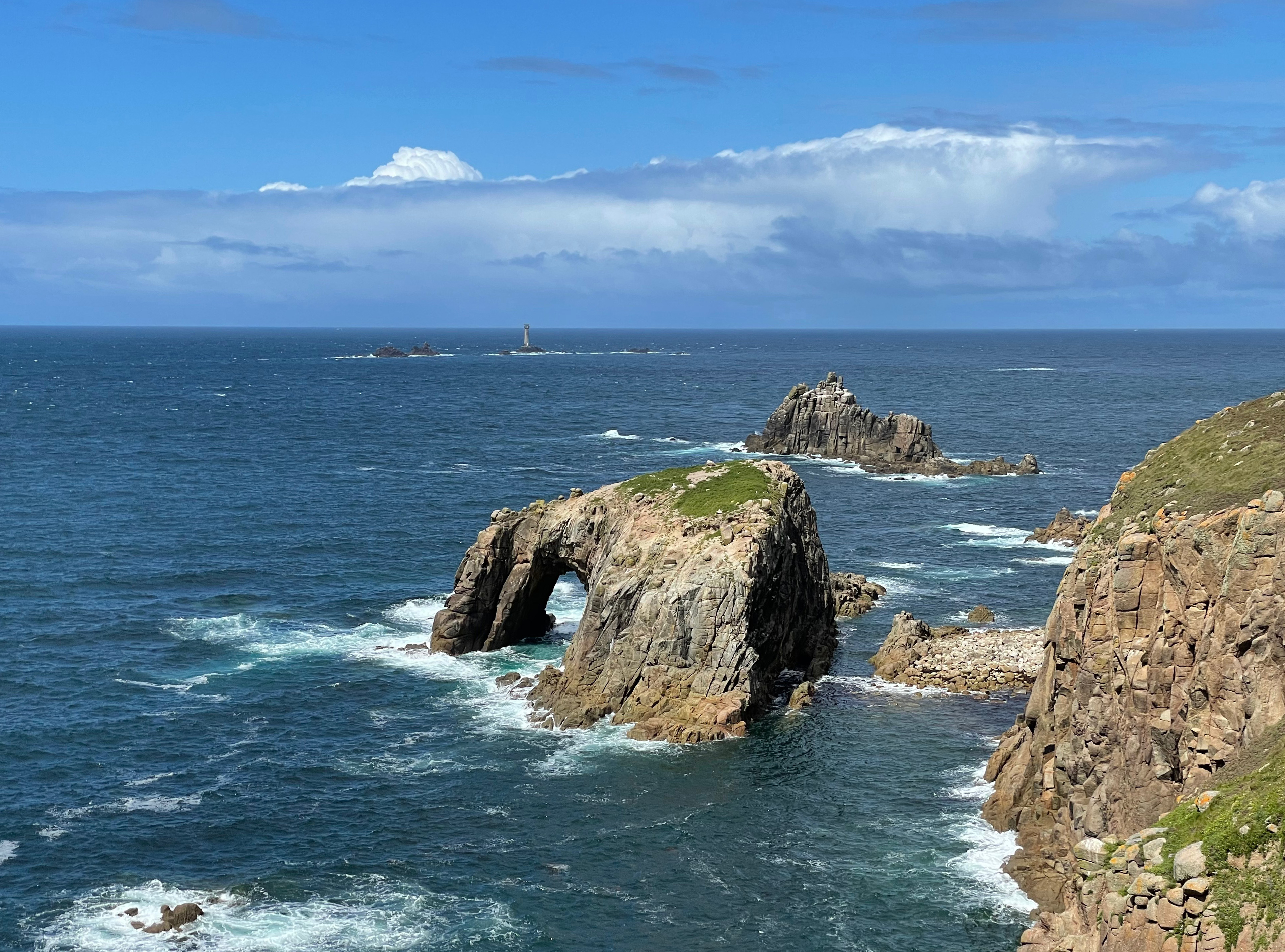 Land's End - Enys Dodnan Arch and the Armoured Knight Rock